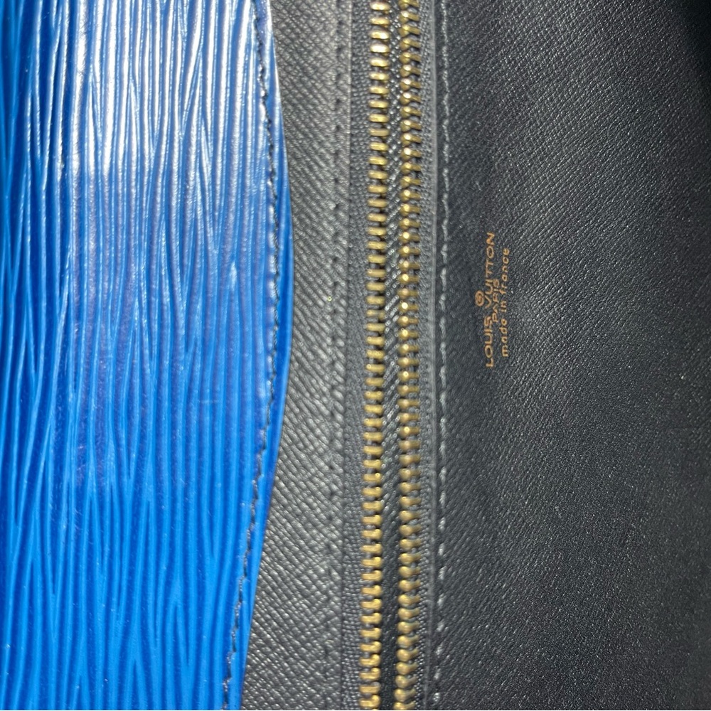 Louis Vuitton Epi Textured Blue Clutch EUC - Picture 10 of 16